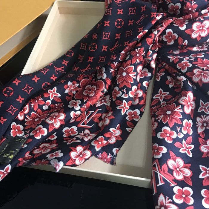 Louis Vuitton Scarf LVS00040